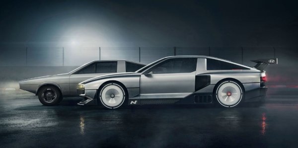 И ако мислите, че това е всичко, грешите: тъй като оригиналната концепция от 1974 г. не е оцеляла, Hyundai Motor Company се обръща към основателите на GFG Style - баща и син Джорджето и Фабрицио Джуджаро - с молба да пресъздадат същата концептуална кола.